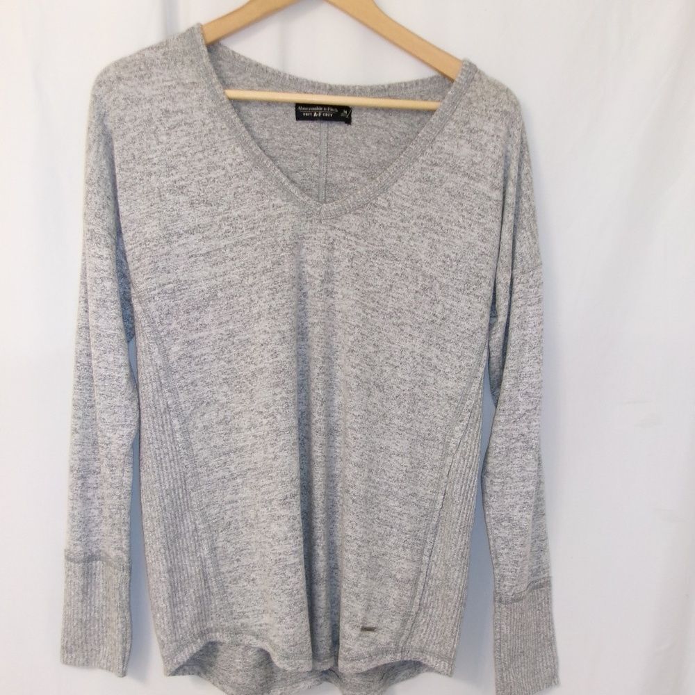 Abercrombie & Fitch Cozy AF V-Neck Long Sleeve Tee Medium NWT
